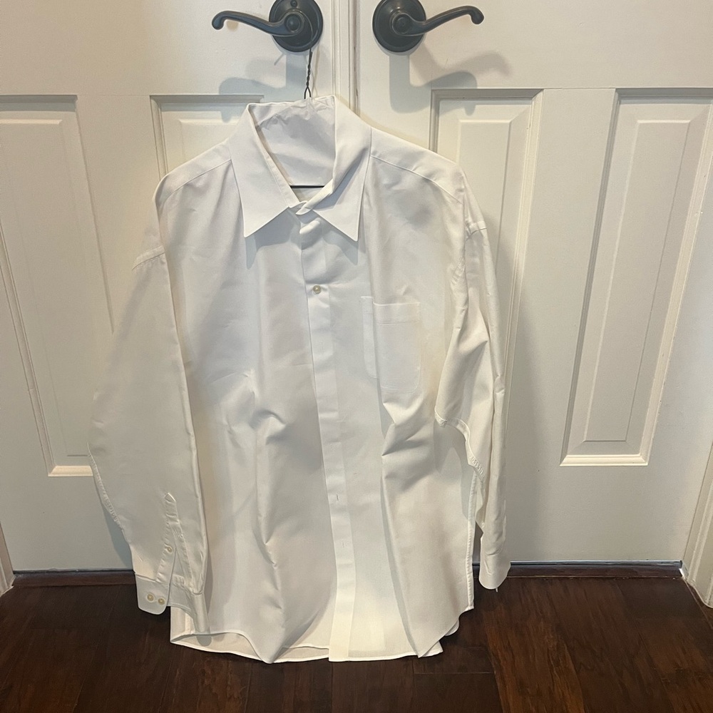 Claiborne Men’s Crisp White Long Sleeve Button Down Dress Shirt